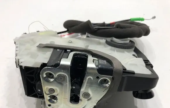 Lexus LBX Front door lock 