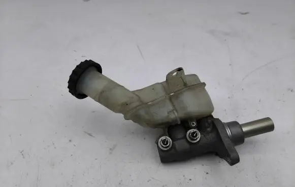 Mitsubishi Outlander Master brake cylinder 06335610101