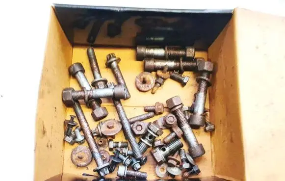 Nuts/bolts