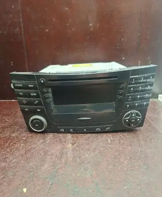 Mercedes-Benz E W211 Radio/CD/DVD/GPS head unit A2118201079