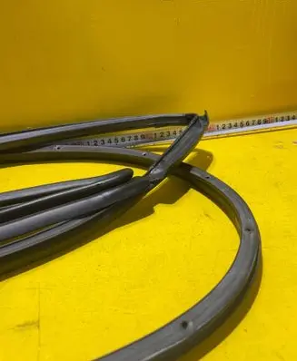 Chevrolet Captiva Front door rubber seal 060720