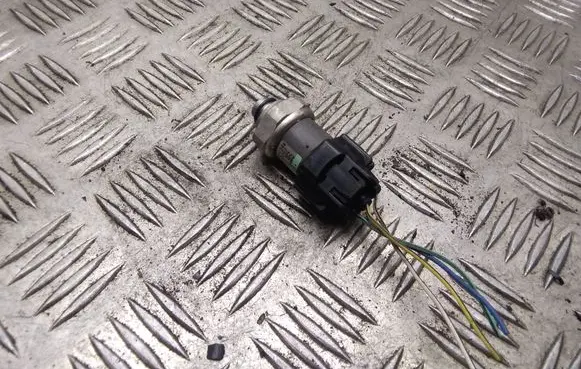 Toyota Corolla Verso E121 Air conditioning (A/C) pressure sensor 4434400050