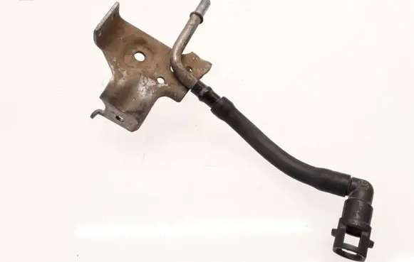 Mazda 2 Fuel injector supply line/pipe 