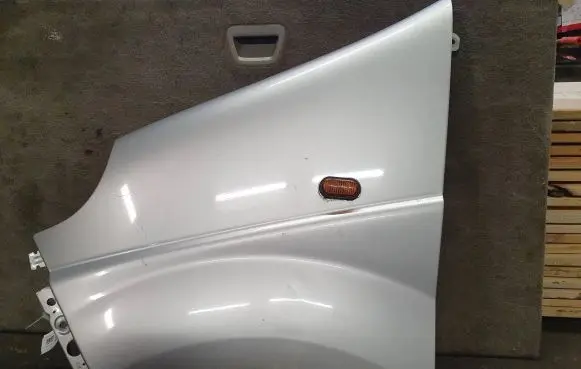 Nissan Primastar Fender