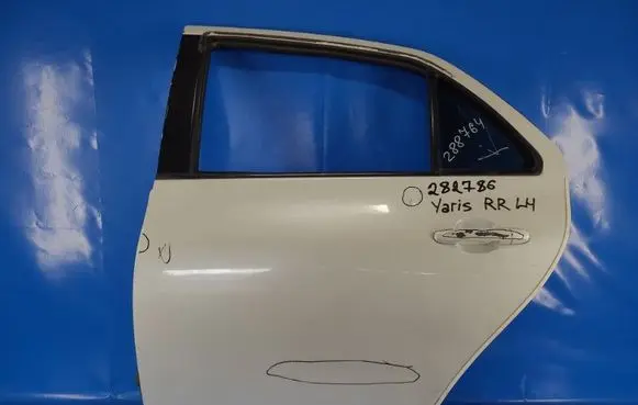 Toyota Yaris Front door 6700452323