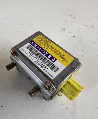 Mitsubishi Pajero Airbag deployment crash/impact sensor 2523000711 MR459784