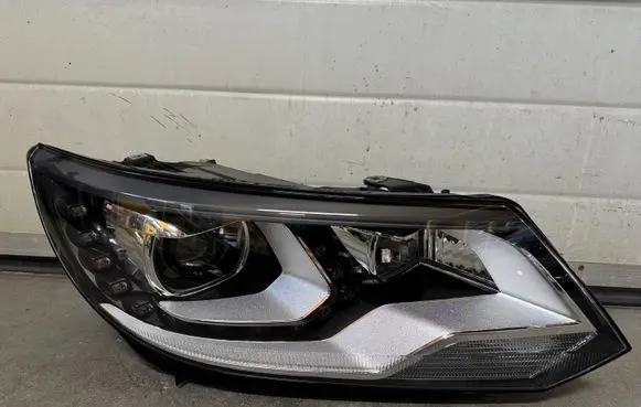 Volkswagen Tiguan Headlight/headlamp 5N1941754B