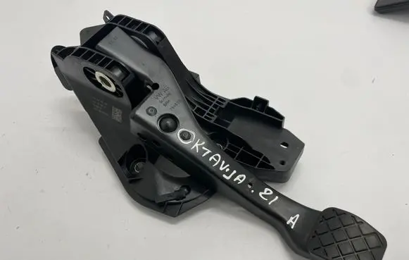 Skoda Octavia Mk4 Brake pedal 5Q2721058BT