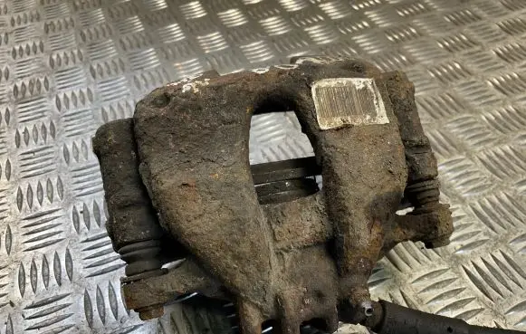 Peugeot 3008 I Front brake caliper