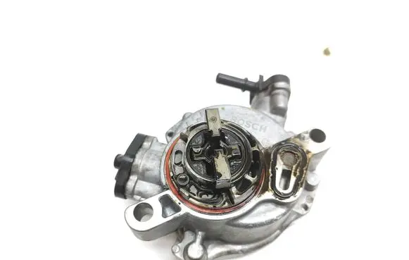 Peugeot 3008 II Vacuum pump 9804021880