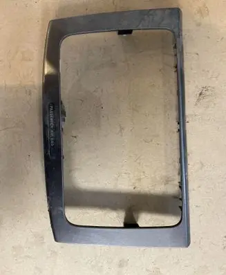 Volkswagen PASSAT B6 Radio/GPS head unit trim 318410100