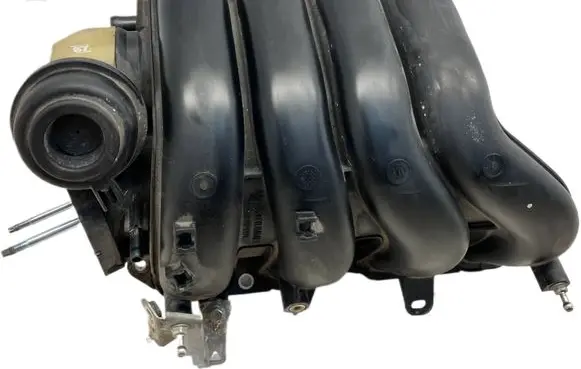 Toyota Avensis T270 Intake manifold
