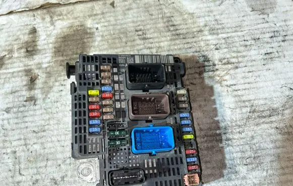 Citroen C4 II BSM Control unit 9807428080