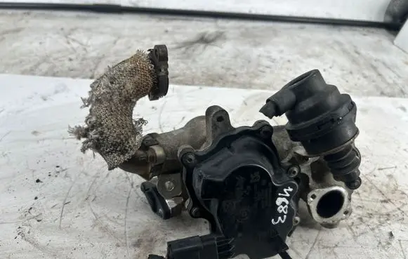 Ford Galaxy EGR valve cooler V29007078