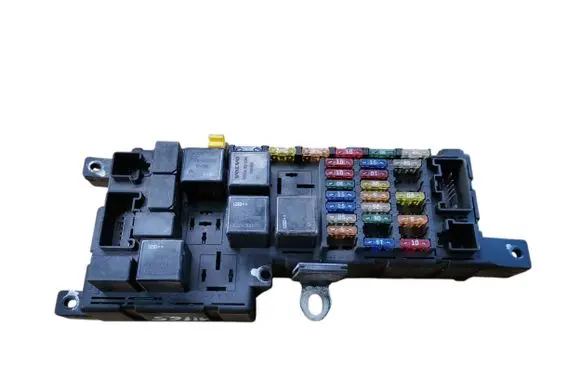 Volvo XC70 Fuse module 8678449 518828009