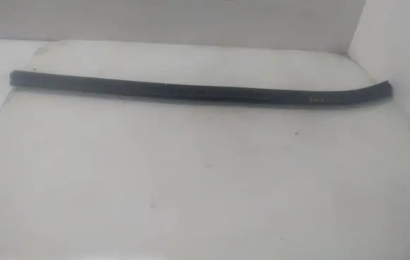 Citroen Berlingo Rubber seal front door window/glass 