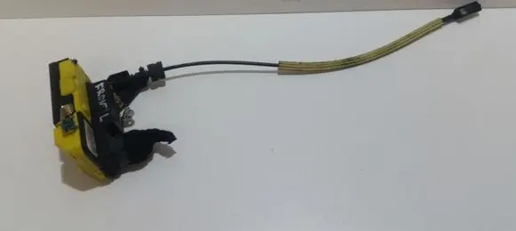Volvo XC90 Front door lock 30634615