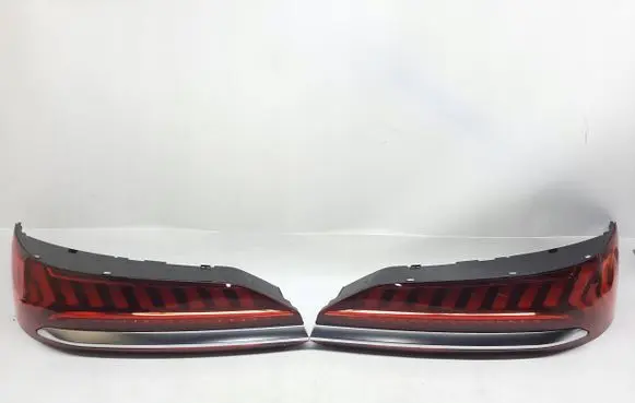 Audi Q7 4M Rear/tail lights set 4M0945307A