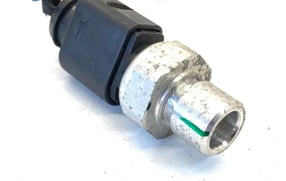 Skoda Kamiq Air conditioning (A/C) pressure sensor 5Q0959126A