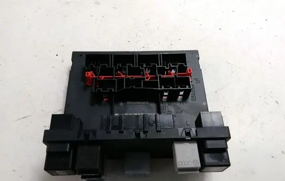 Volkswagen Golf Plus Fuse module 3C0937049AH