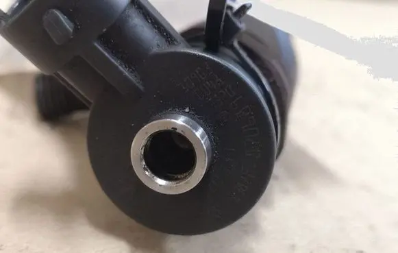 Ford Fiesta Fuel injector 0445110339 870689