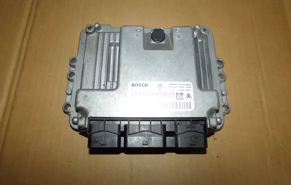 Peugeot 407 Engine control unit/module 0281012984