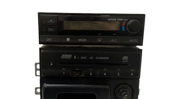 Nissan X-Trail T30 CD/DVD changer 281844M500 PN2302M 015230