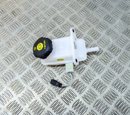 KIA Niro Brake fluid reservoir 