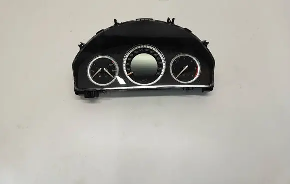 Speedometer (instrument cluster)