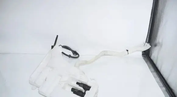 BMW 5 F10 F11 Windshield washer fluid reservoir/tank 7269669 61667269669 7203270