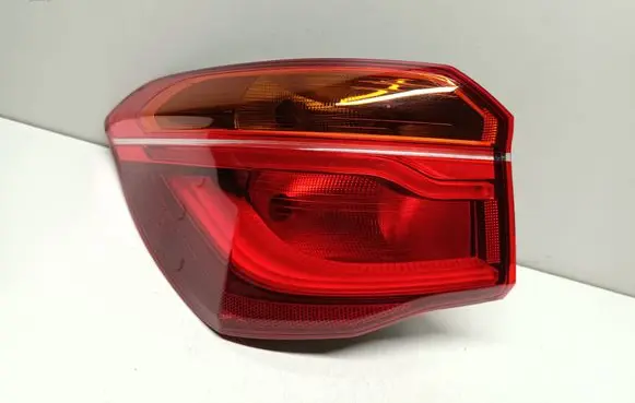 BMW X1 F48 F49 Rear/tail lights 7350715