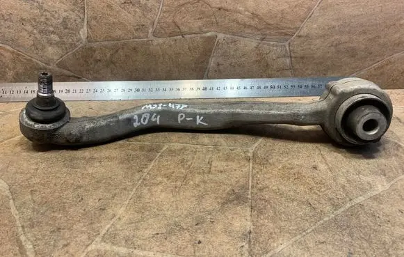 Mercedes-Benz C W204 Front lower control arm/wishbone