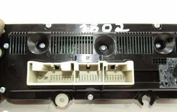 Volkswagen PASSAT B6 Climate control unit