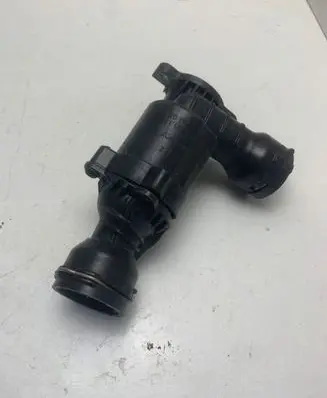 Audi A4 S4 B8 8K Engine coolant pipe/hose 04l121111e
