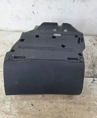 Glove box
