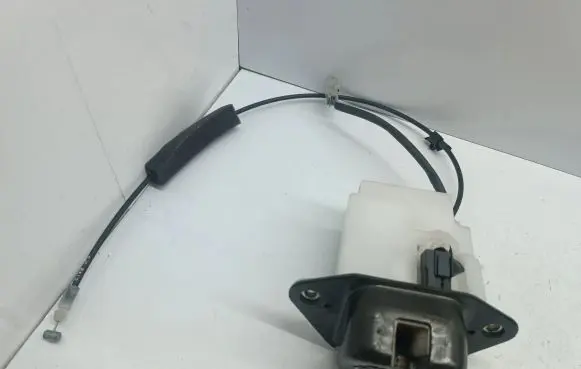 Honda FR-V Loading door lock 6JDGA13