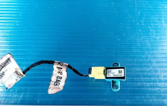 Audi A4 S4 B8 8K Airbag deployment crash/impact sensor 8K0955557C