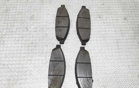 Chrysler Pacifica Brake pads (front) 