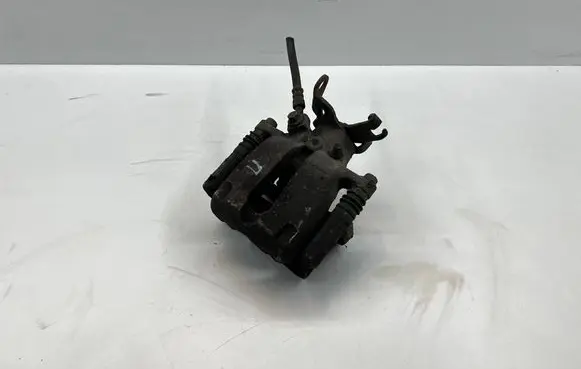Opel Insignia A Rear brake caliper 