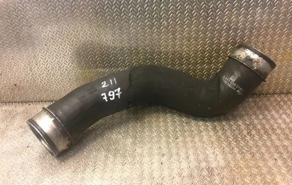 Mercedes-Benz E W211 Intercooler hose/pipe 2115280182 A2115280182