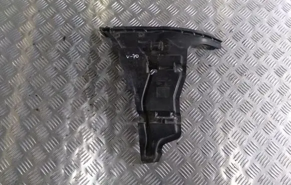 Volvo V70 Front bumper mounting bracket 08693182