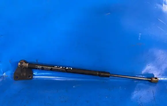 KIA Soul Shock absorber/damper mounting bracket 81770B2000