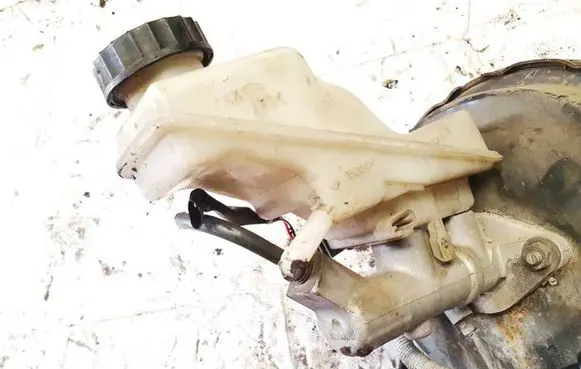 Toyota Avensis T250 Master brake cylinder 25113479
