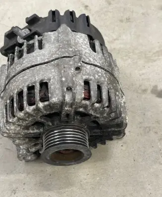 BMW 5 E60 E61 Generator/alternator FG18S019 7802261 2543461C