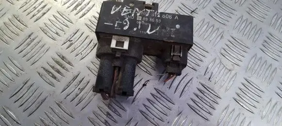 Volkswagen Golf III Coolant fan relay 1h0919506a 898659