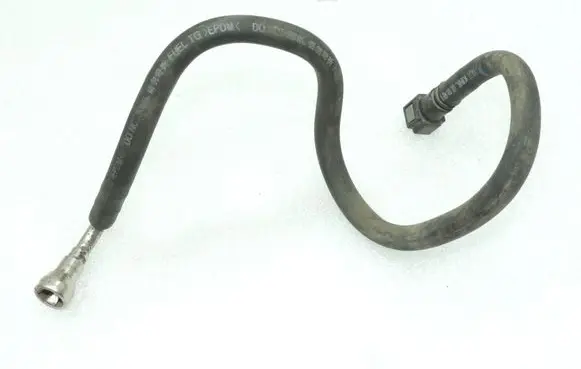 Toyota Avensis T270 Fuel injector supply line/pipe 239010D090