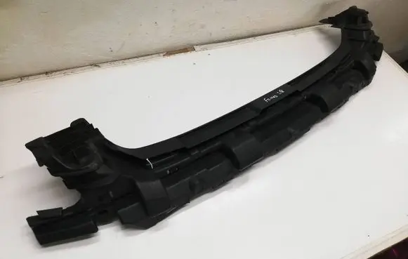 Ford Focus Top upper radiator support slam panel 8m5117e778ae