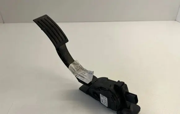 Ford Focus Accelerator throttle pedal BV619F836AB
