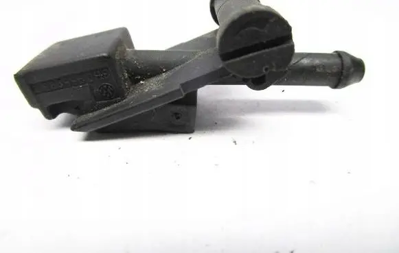 Volkswagen Golf IV Windshield washer spray nozzle 3B0955985C