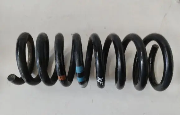 Jaguar XF X250 Rear coil spring